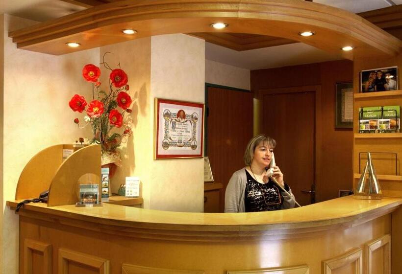 ホテル Compostelle