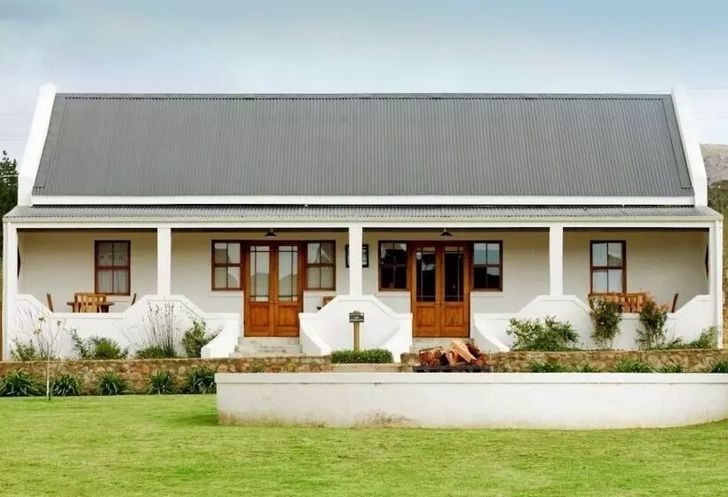 ホテル Endless Vineyards At Wildekrans Wine Estate