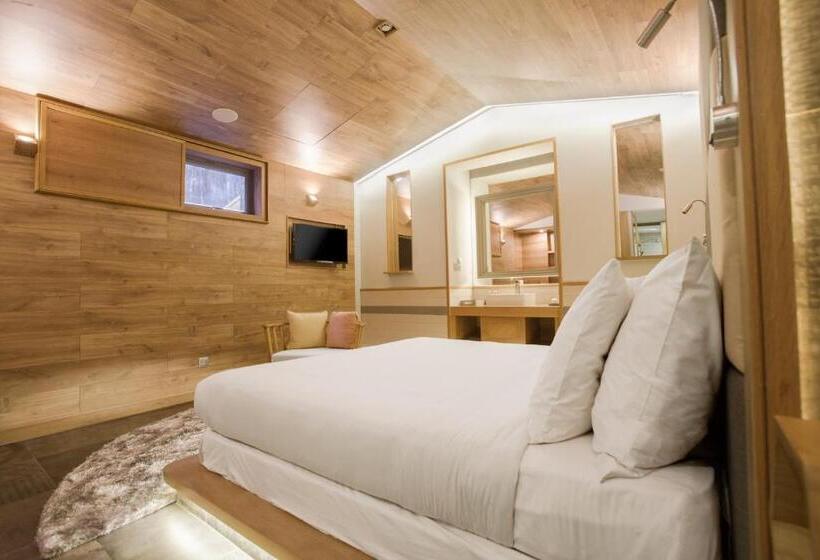 Fusion Suites Saigon