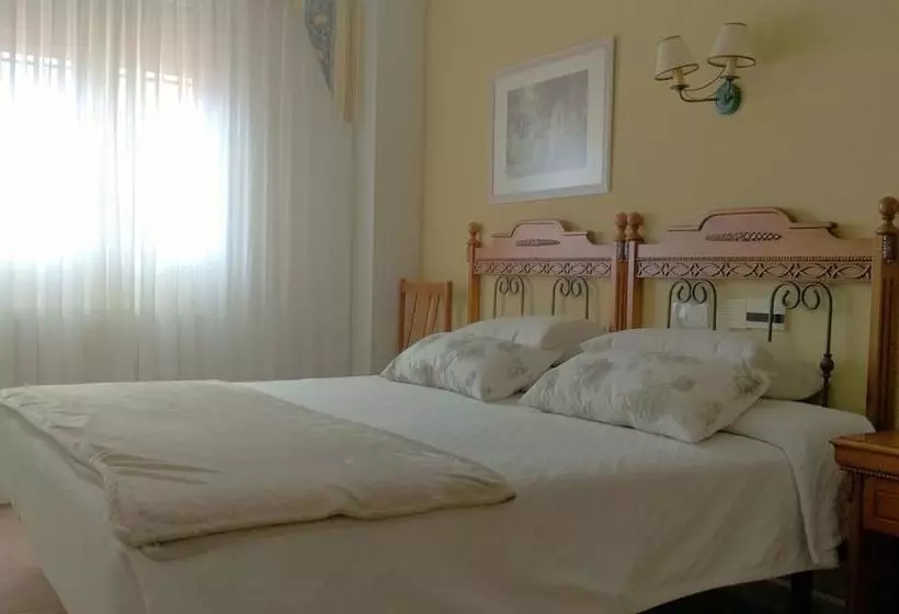 ホテル Hostal Pineda