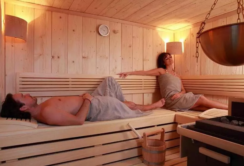 ホテル L'auberge Du Cheval Blanc Et Spa