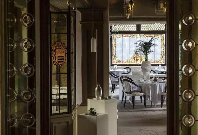 ホテル L'auberge Du Cheval Blanc Et Spa
