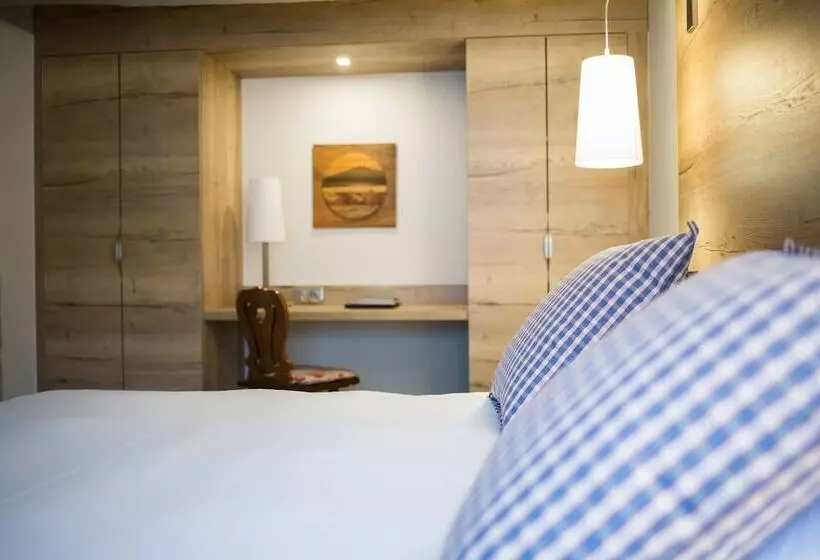 ホテル L'auberge Du Cheval Blanc Et Spa