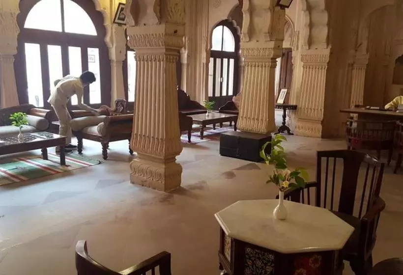 ホテル Mahalkhas Palace