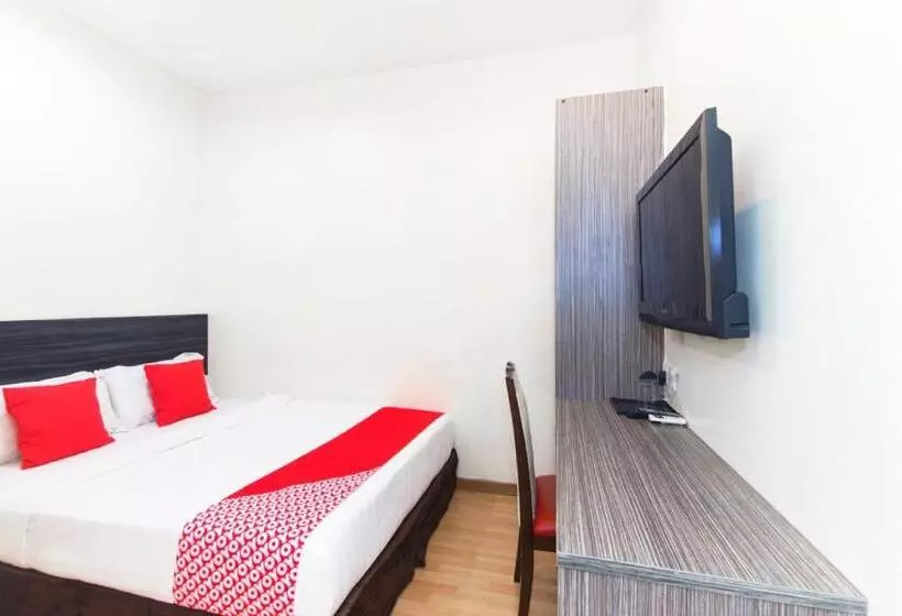هتل OYO 331 i Boutique 