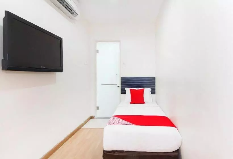 هتل OYO 331 i Boutique 