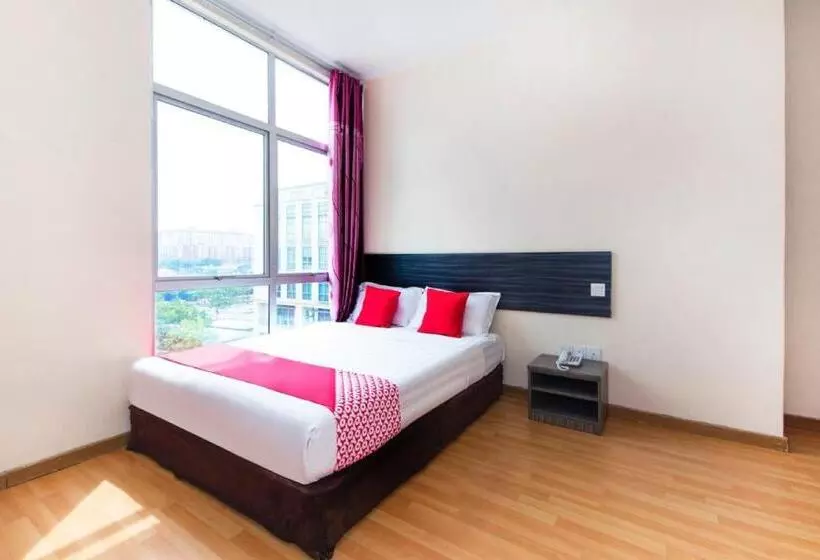 هتل OYO 331 i Boutique 