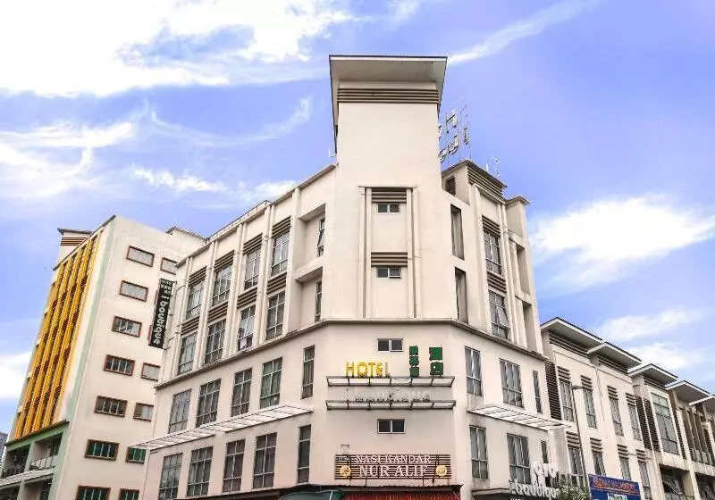 هتل OYO 331 i Boutique 