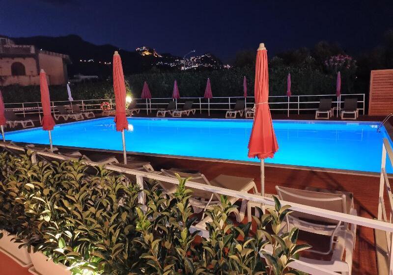 فندق Residence Villa Giardini