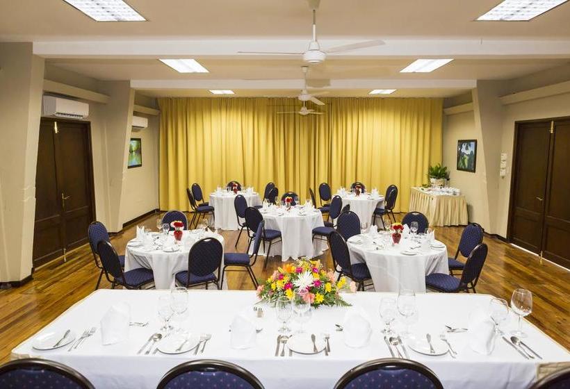 هتل The Liguanea Club