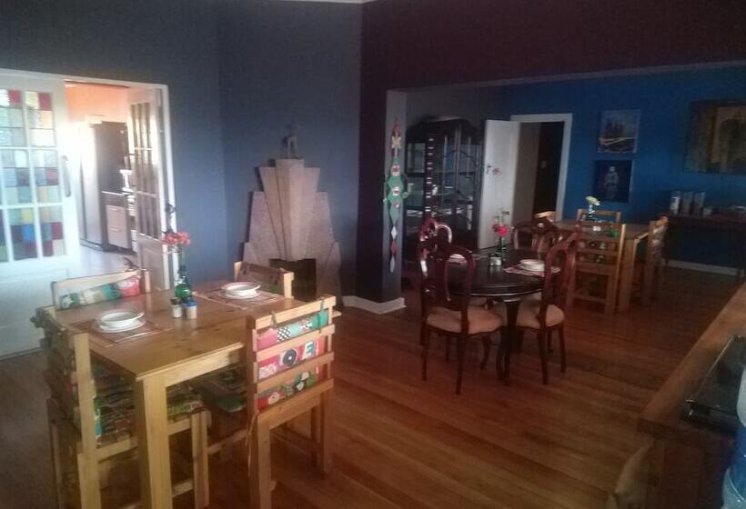 פנסיון Sleepy Gecko Guest House