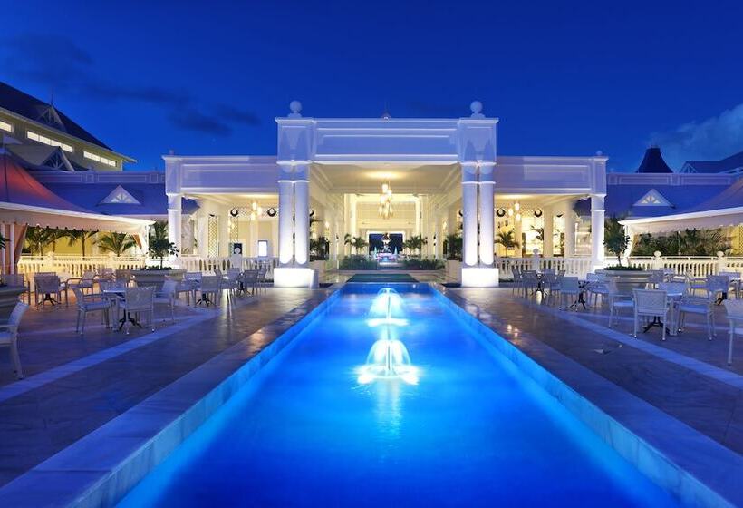 استراحتگاه Bahia Principe Fantasia Punta Cana - All Inclusive