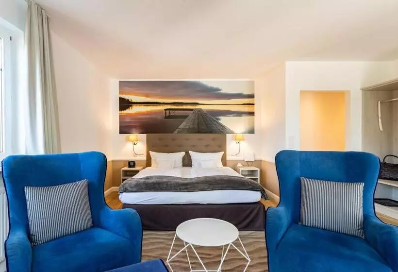 Victoria Suites