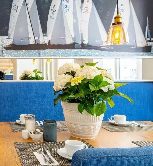 Victoria Suites