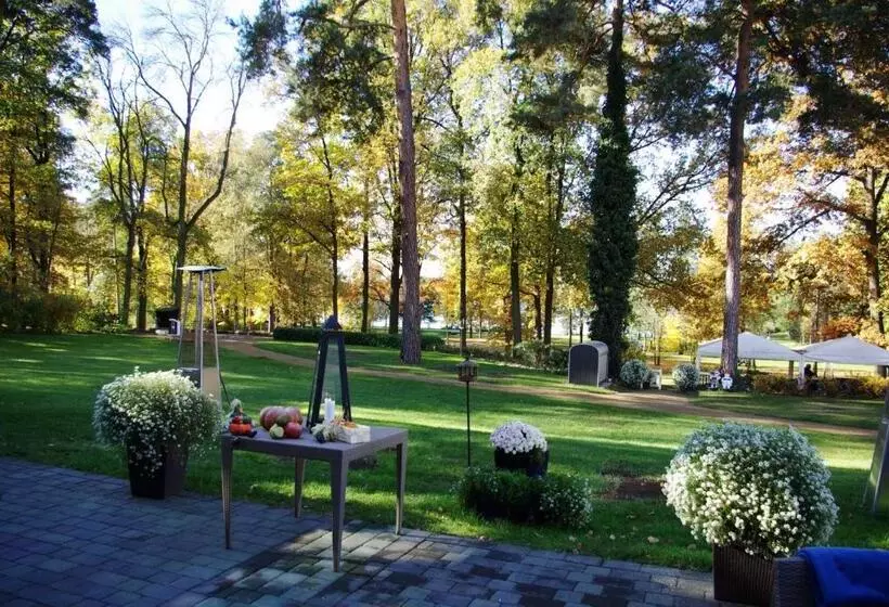 Victoria Suites