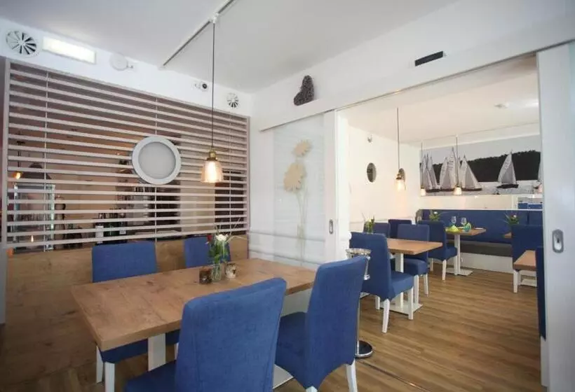 Victoria Suites