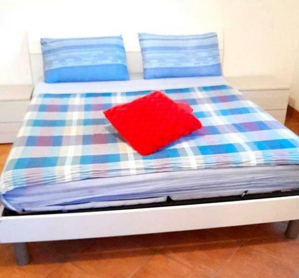 هاستل Euro House