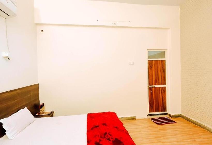 בית מלון כפרי Nirvana Greens