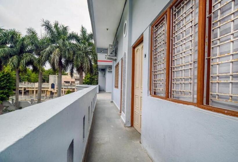 בית מלון כפרי Nirvana Greens