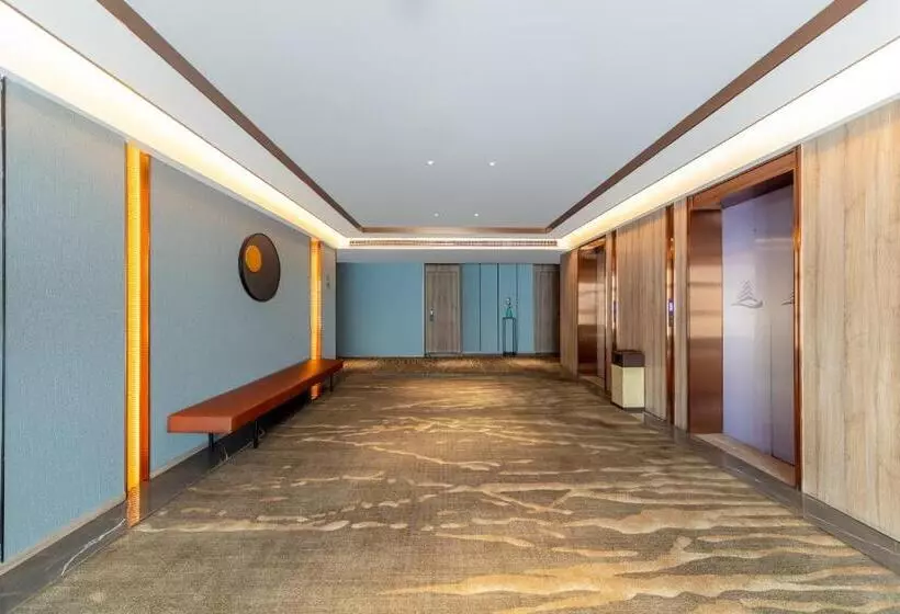 莫林酒店(moning Hotel）