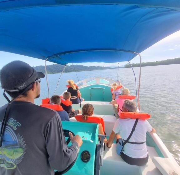 تختخواب و صبحانه Cabina Aventuras Corcovado Gittana Tours