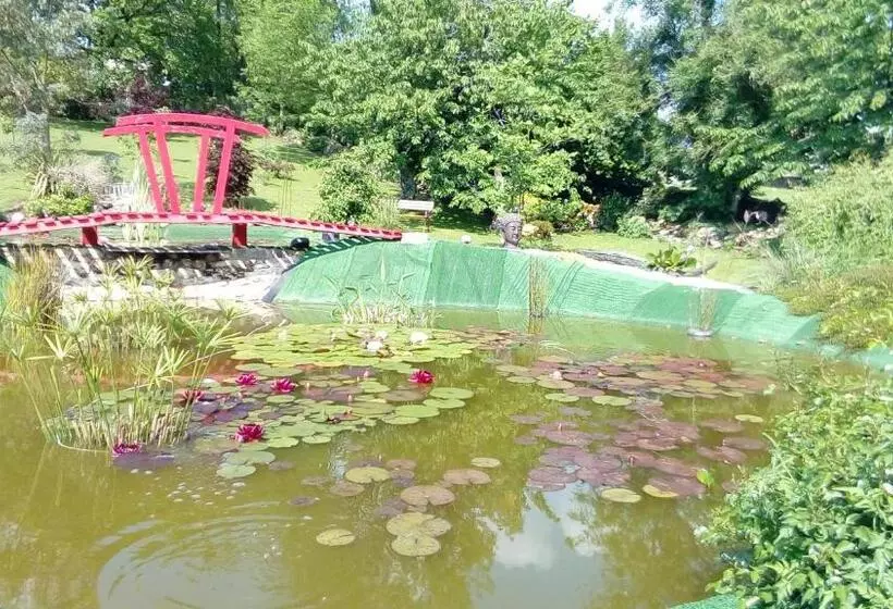 ベッドアンドブレックファースト Chambre D Hôtes Les Nénuphars