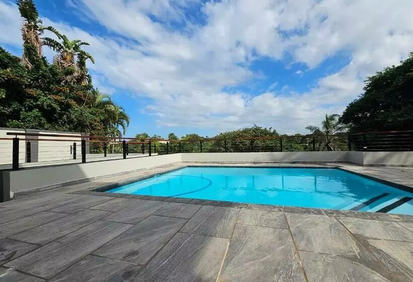 Hotelli Casa De Luxe