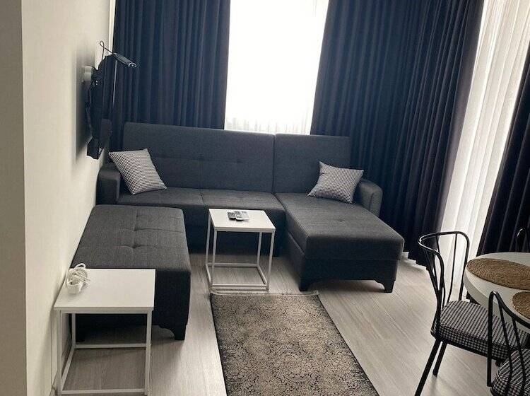 Hadrians Tower Apart Otel