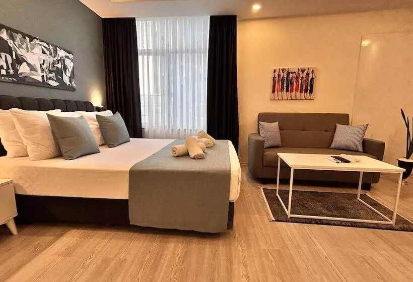 Hadrians Tower Apart Otel