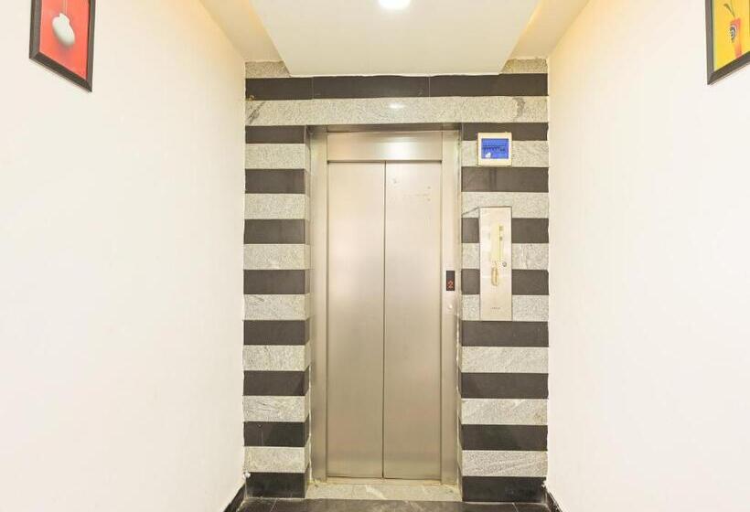 ホテル Oyo Flagship International Lodge