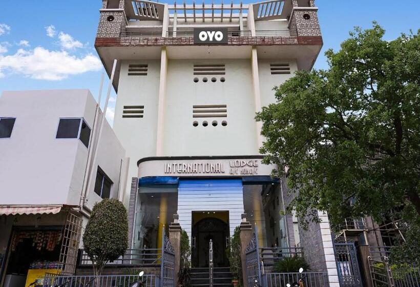 ホテル Oyo Flagship International Lodge