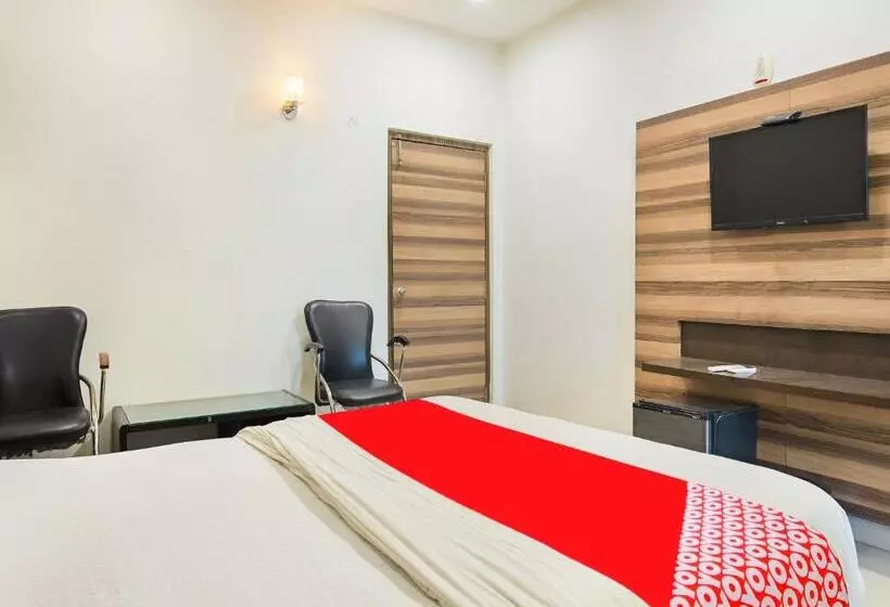 Hotelli Oyo Flagship International Lodge