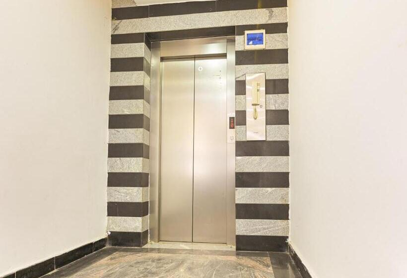 ホテル Oyo Flagship International Lodge