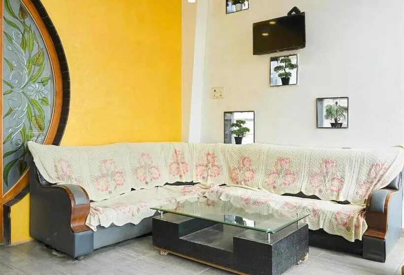 Hotelli Oyo Flagship International Lodge