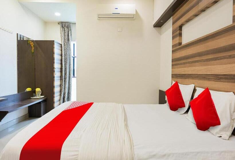 ホテル Oyo Flagship International Lodge