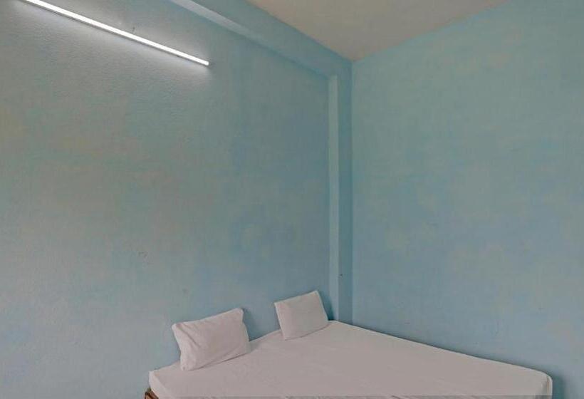 Hotel Spot On Mathurawala Parisar