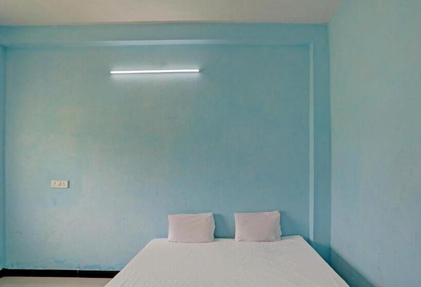 Hotel Spot On Mathurawala Parisar