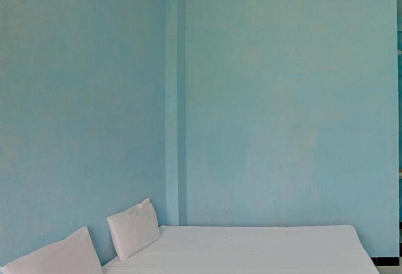 Hotel Spot On Mathurawala Parisar