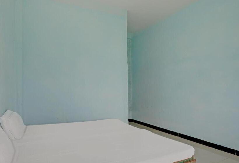 Hotel Spot On Mathurawala Parisar