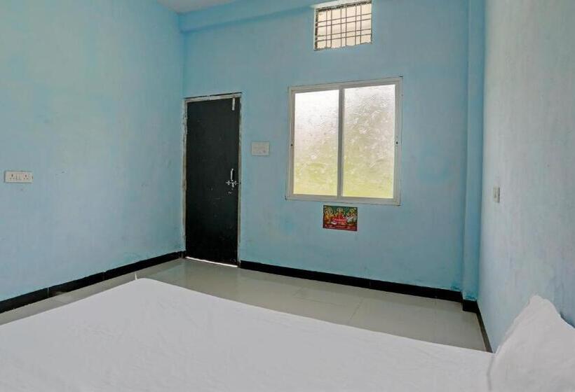 Hotel Spot On Mathurawala Parisar