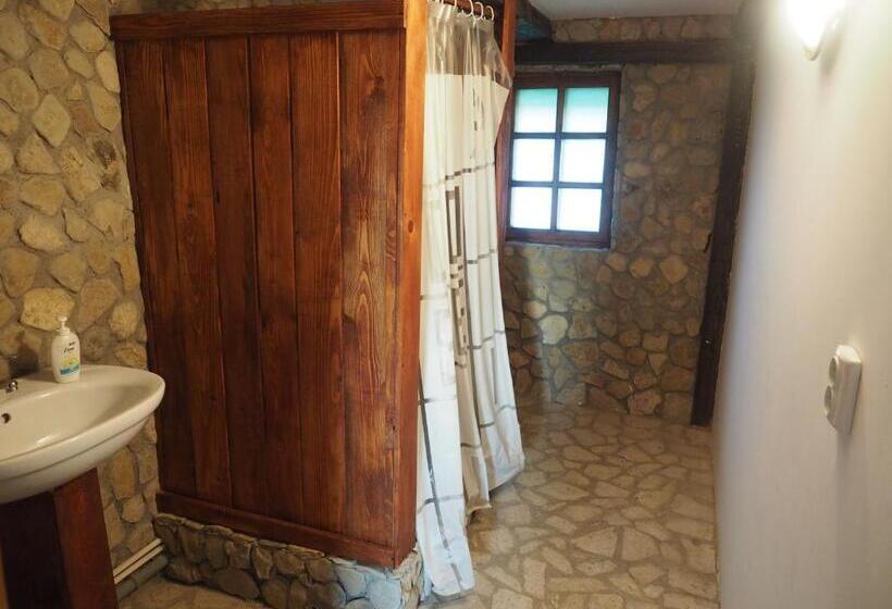 膳宿费 Conacul Muzeul Pietrei