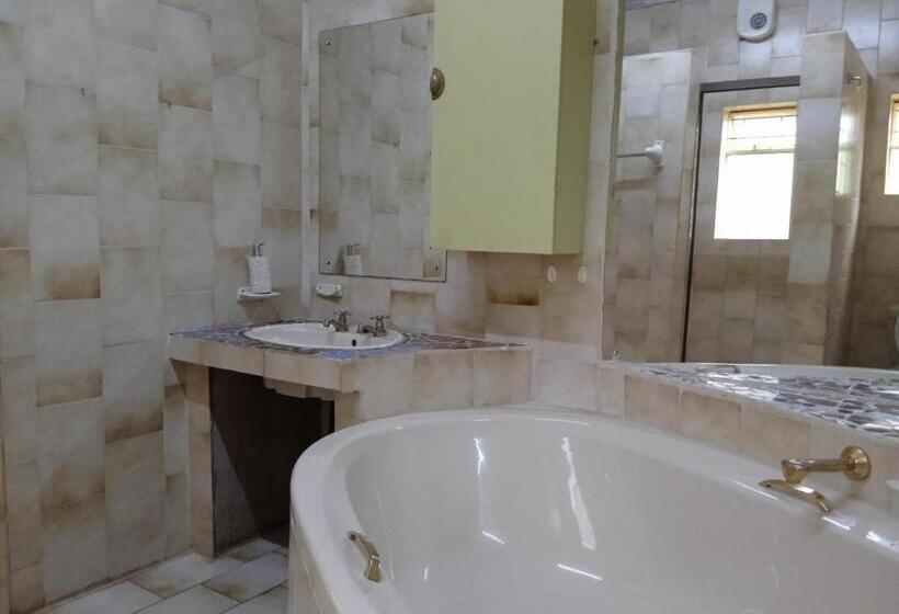 בית מלון כפרי Nelspruit Mhlangeni Guest House