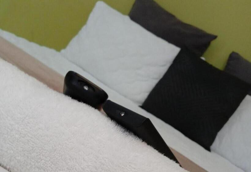 בית מלון כפרי Nelspruit Mhlangeni Guest House