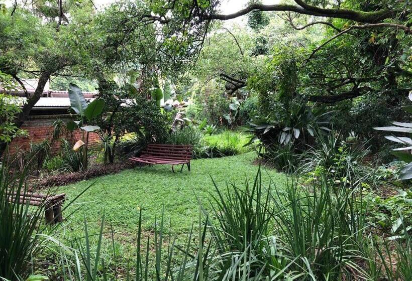 בית מלון כפרי Nelspruit Mhlangeni Guest House