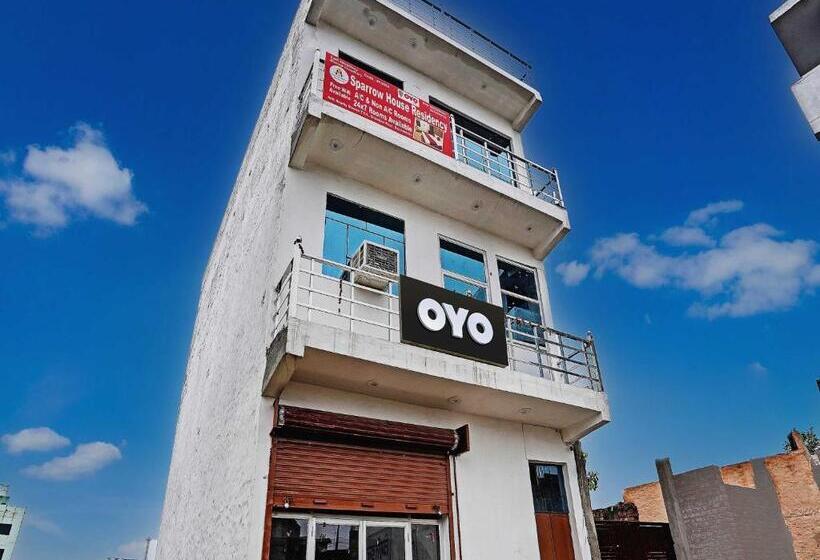 בית מלון כפרי Oyo Flagship Sparrow House Residency