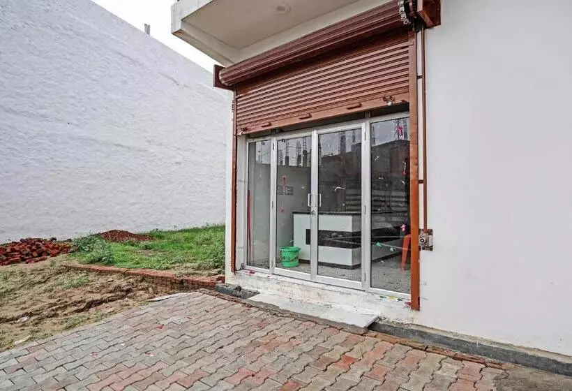 Hotelli Oyo Flagship Sparrow House Residency