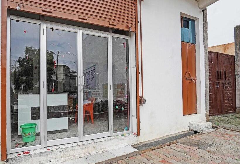 בית מלון כפרי Oyo Flagship Sparrow House Residency