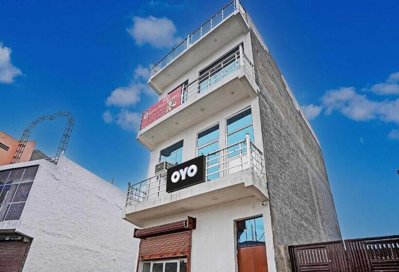 בית מלון כפרי Oyo Flagship Sparrow House Residency