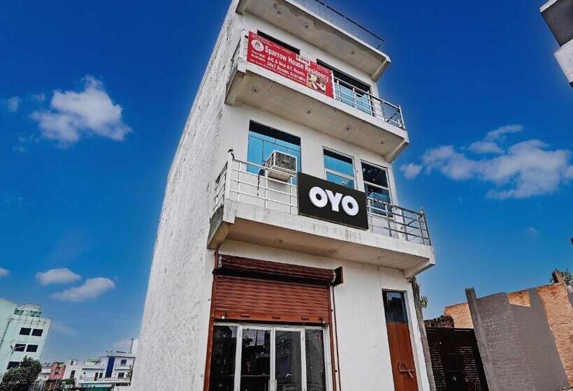 בית מלון כפרי Oyo Flagship Sparrow House Residency