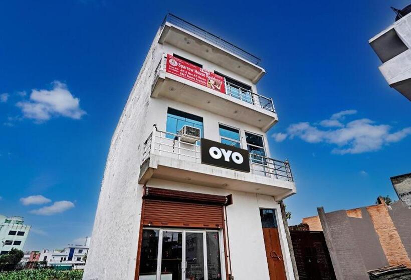 בית מלון כפרי Oyo Flagship Sparrow House Residency